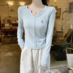 Women's V-Neck Long-Sleeve Layered Cropped T-Shirt Detail