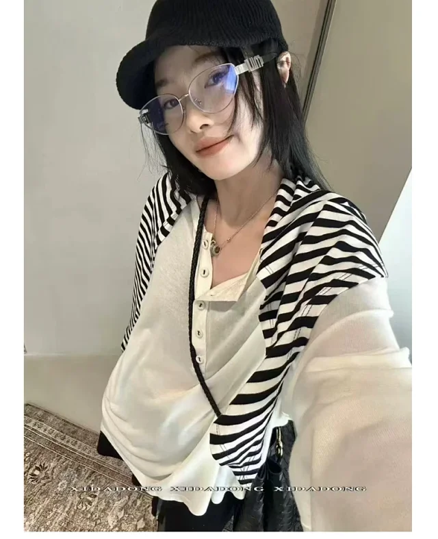 Women's LS Korean Striped Tee Set Detail