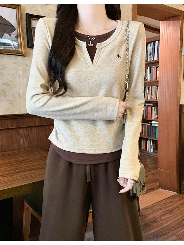 Women's V-Neck Long-Sleeve Layered Cropped T-Shirt Detail