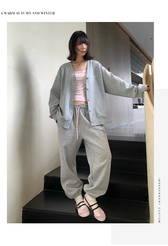 Women's Korean Relaxed V-Neck Embroidered Cardigan Detail