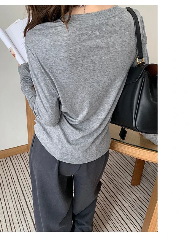 Women's Tencel Round Neck Long Sleeve Tee Detail