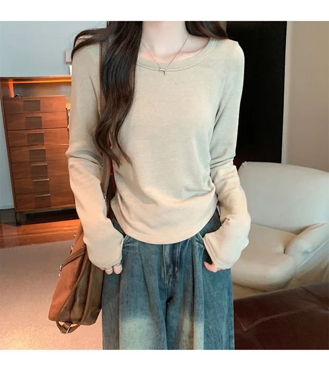 Women's Slim-Fit Fleece-Lined Long-Sleeve Tee Detail