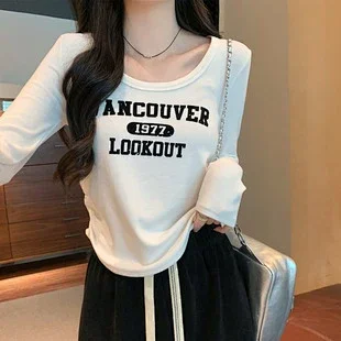 Women's Long Sleeve Cropped Polo Shirt Detail