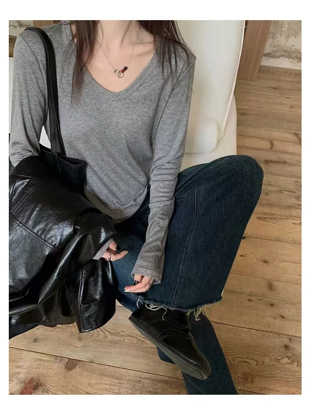 Women's Lyocell Wool U-Neck Long-Sleeve Tee Detail