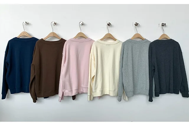 Women's Korean Relaxed V-Neck Embroidered Cardigan Detail
