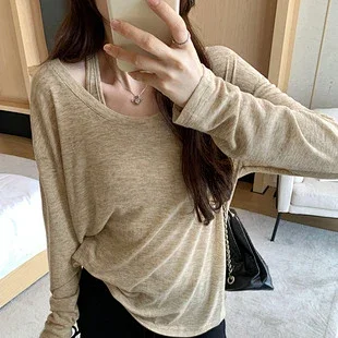 Women's Layered Colorblock Long Sleeve Tee Detail
