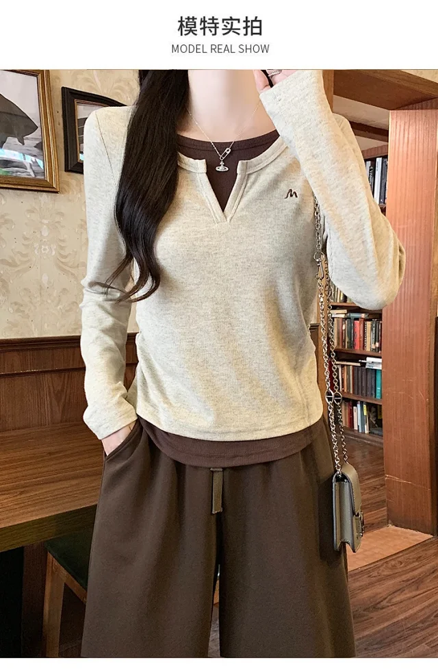 Women's V-Neck Long-Sleeve Layered Cropped T-Shirt Detail
