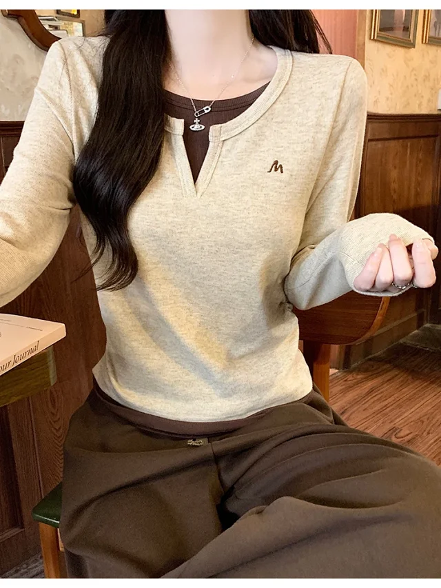 Women's V-Neck Long-Sleeve Layered Cropped T-Shirt Detail