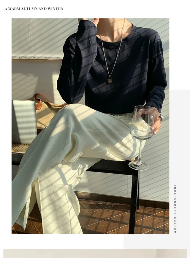 Relaxed Fit Slimming Long Sleeve Tee Detail