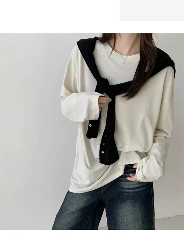 Relaxed Fit Slimming Long Sleeve Tee Detail