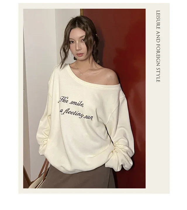 Women's Grey Off-Shoulder Letter Print Sweatshirt Detail