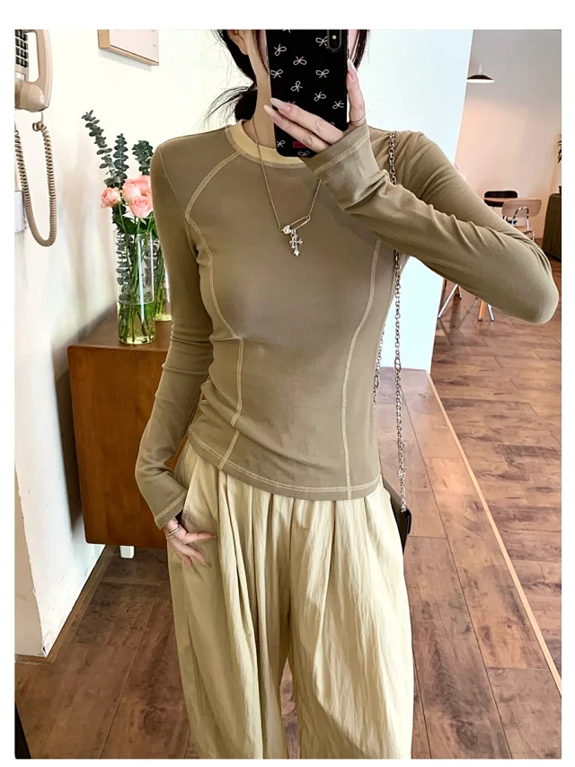 Korean Women's Slim-Fit Color-Block Tee Detail