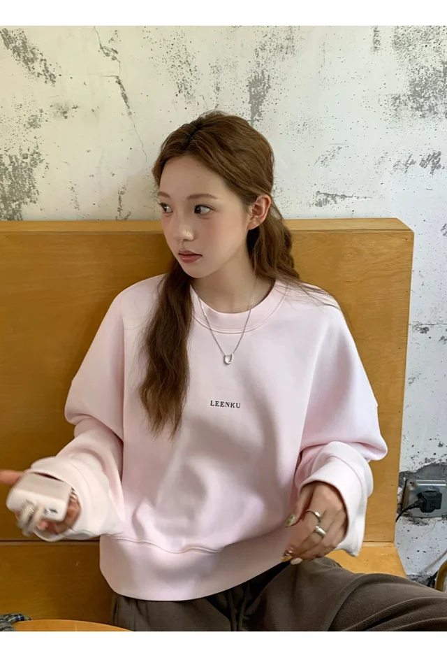 Women's Korean Minimalist Cropped Sweatshirt Detail