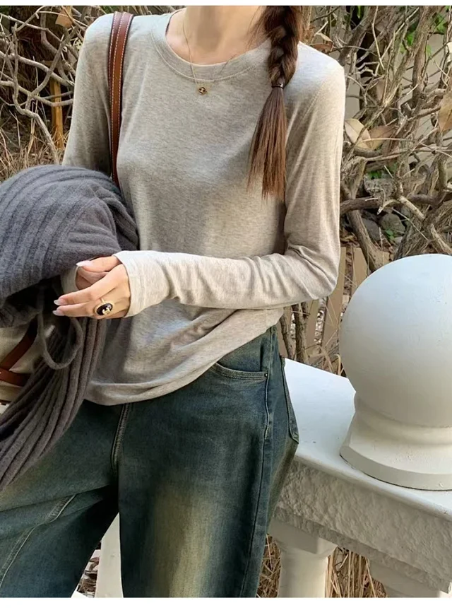 Wool Crew Neck Long Sleeve T-Shirt Detail