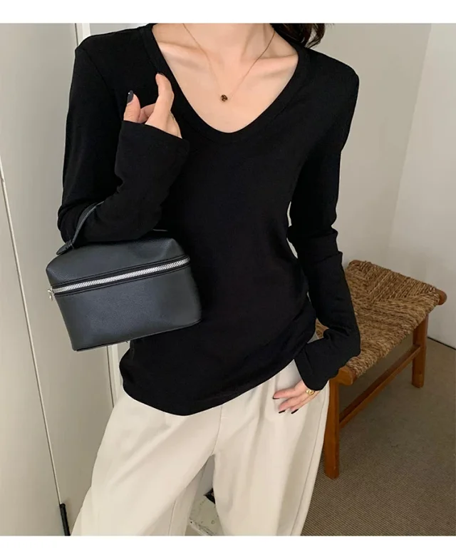 Women's Lyocell Wool U-Neck Long-Sleeve Tee Detail