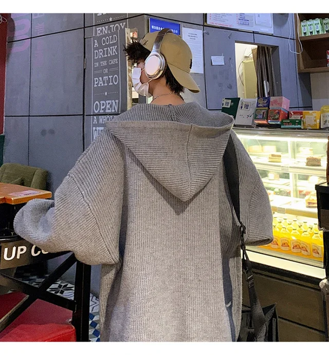 Men's Trendy Relaxed Hooded Half Zip Sweater Detail