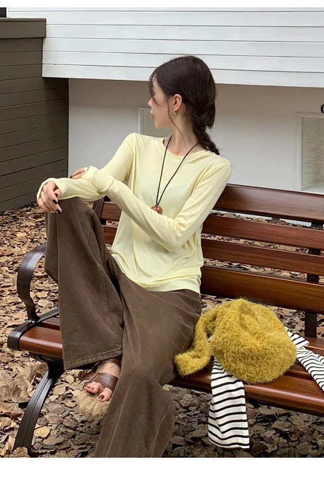 Wool Crew Neck Long Sleeve T-Shirt Detail