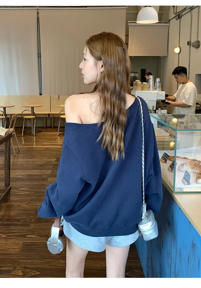 Women's Grey Off-Shoulder Letter Print Sweatshirt Detail