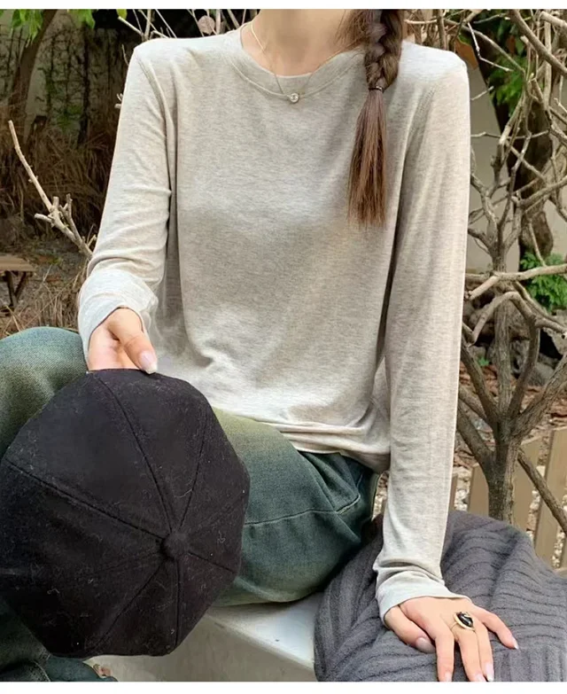 Wool Crew Neck Long Sleeve T-Shirt Detail