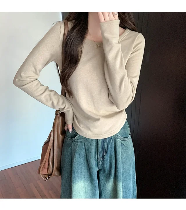 Women's Slim-Fit Fleece-Lined Long-Sleeve Tee Detail