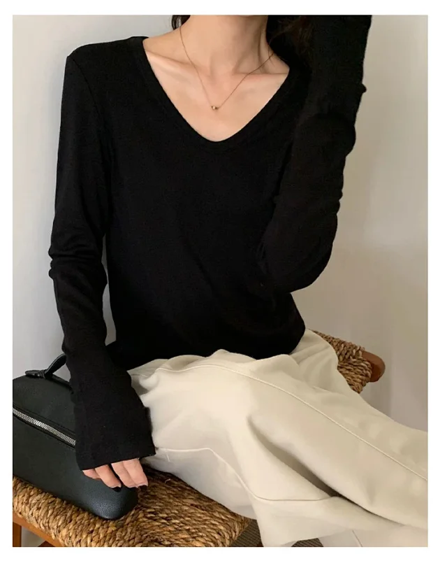 Women's Lyocell Wool U-Neck Long-Sleeve Tee Detail