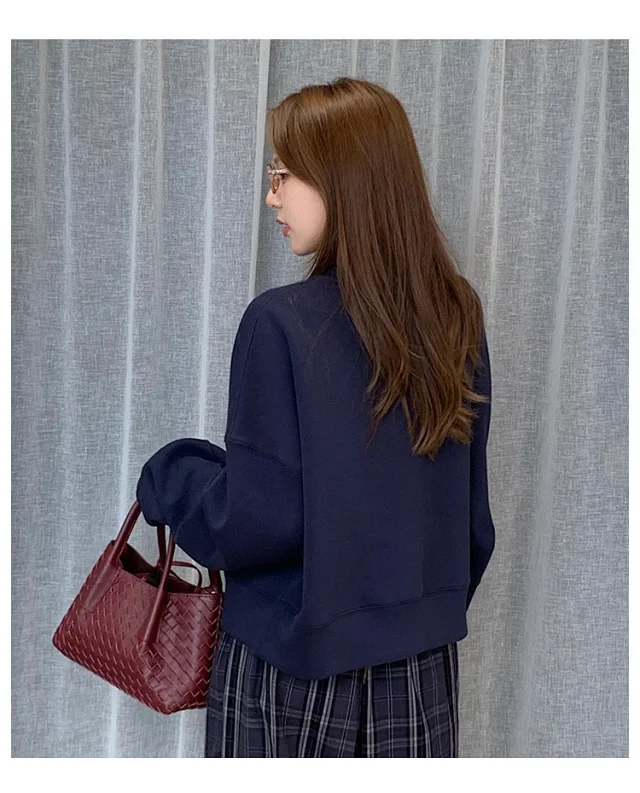 Women's Korean Minimalist Cropped Sweatshirt Detail