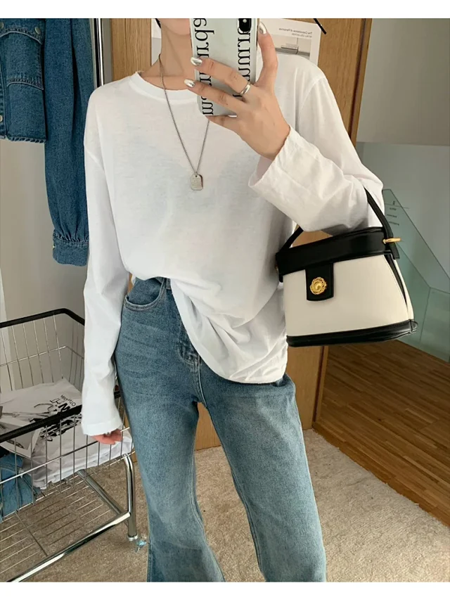 Relaxed Fit Slimming Long Sleeve Tee Detail