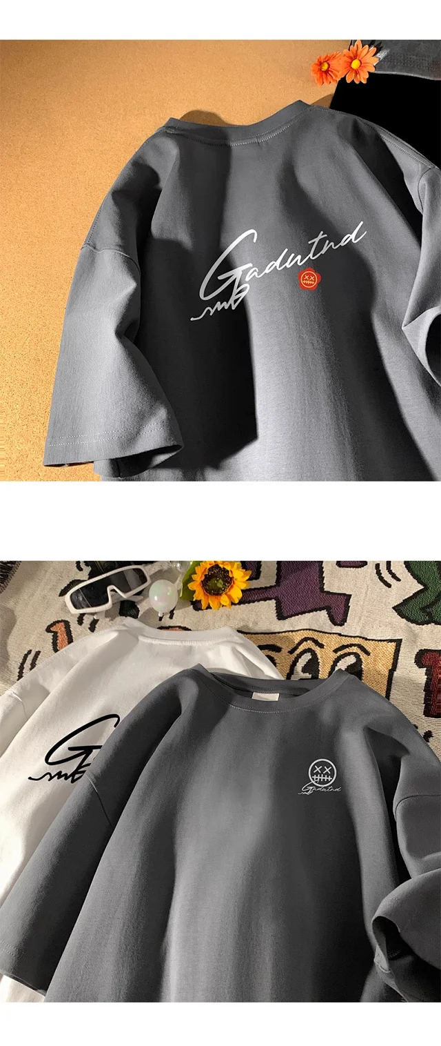Men's Heavyweight Cotton Classic Crewneck Tee Detail