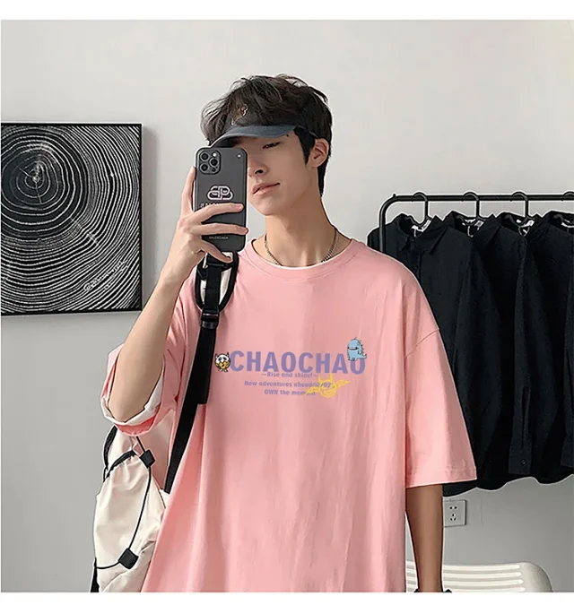 Men's Loose Fit Cotton Graphic T-Shirt Detail