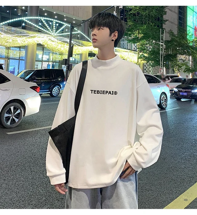 Men's Fleece Mock Neck Base Layer Detail