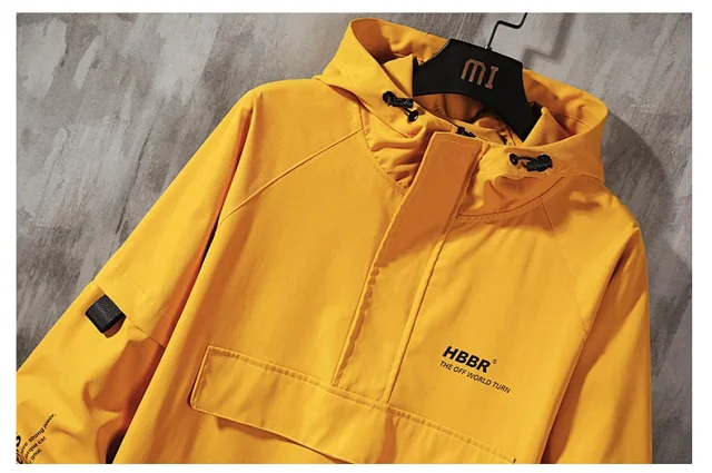 Men's Trendy Lightweight Hooded Half-Zip Jacket Detail