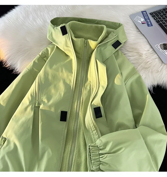 Windproof Waterproof Fleece-Lined Couple's 3-in-1 Jacket Detail