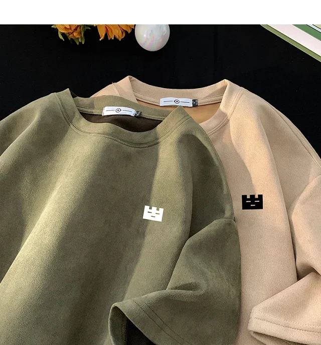 Men's Heavyweight Cotton Basic Crew Short-Sleeve Detail