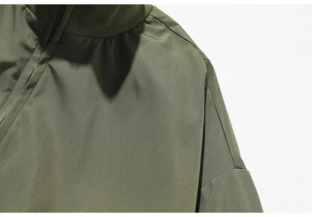Men's Oversized Cropped Vintage Bomber Jacket Detail