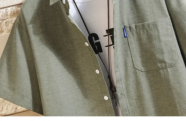 Men's Solid Oxford Short Sleeve Shirt Detail