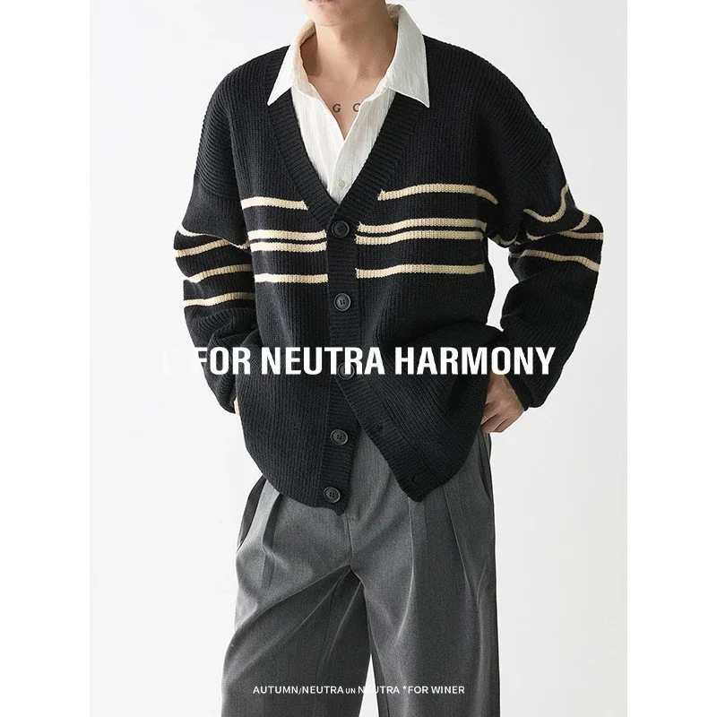 Autumn Men's V-Neck Knit Cardigan