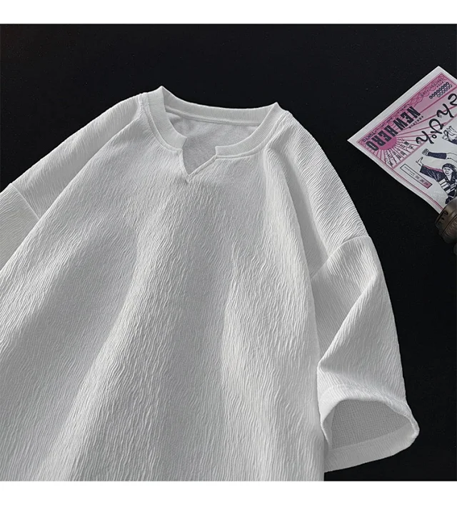 Cleanfit Men's Quick-Dry V-Neck Oversized Tee Detail