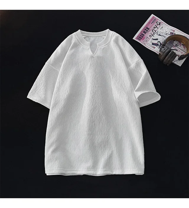 Cleanfit Men's Quick-Dry V-Neck Oversized Tee Detail