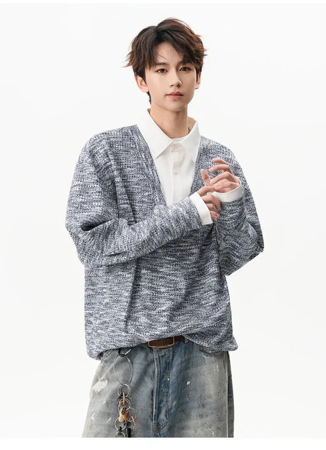 Men's Relaxed Shirt Collar Layered Sweater Detail