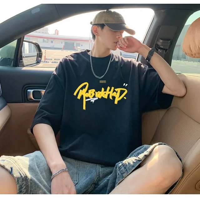 Men's Summer Graphic Oversize Cotton Tee Detail