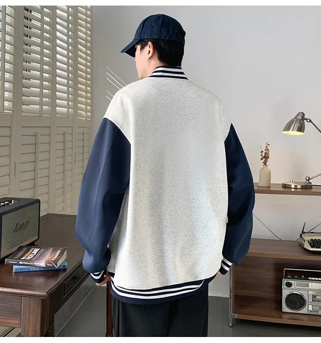 Oversize Men's Cardigan Sweater Detail