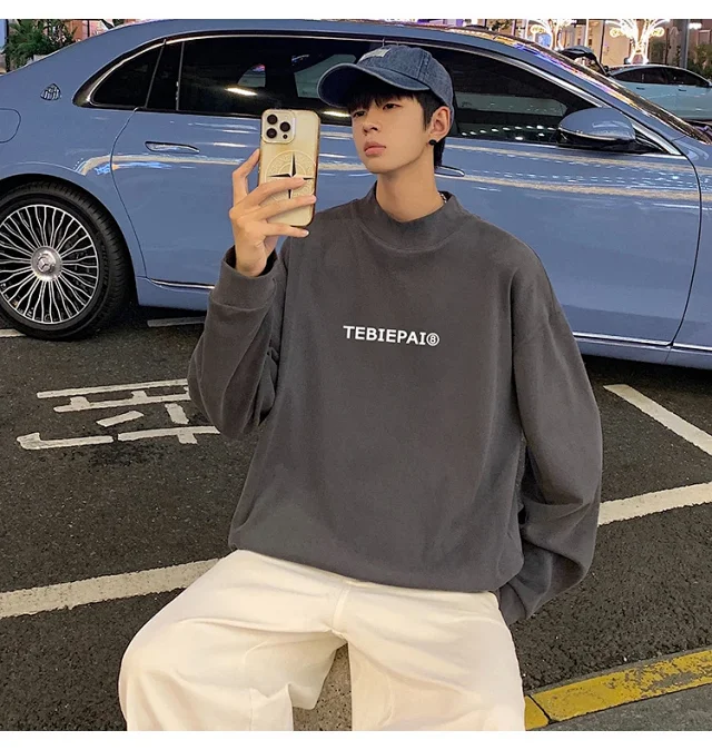 Men's Fleece Mock Neck Base Layer Detail