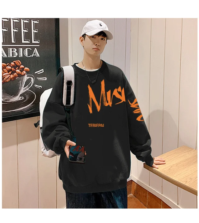 Men's Streetwear Crewneck Sweatshirt Detail
