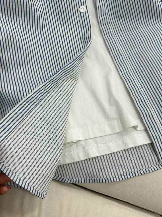 Japanese Youth Style Black-White Vertical Stripe Shirt Detail
