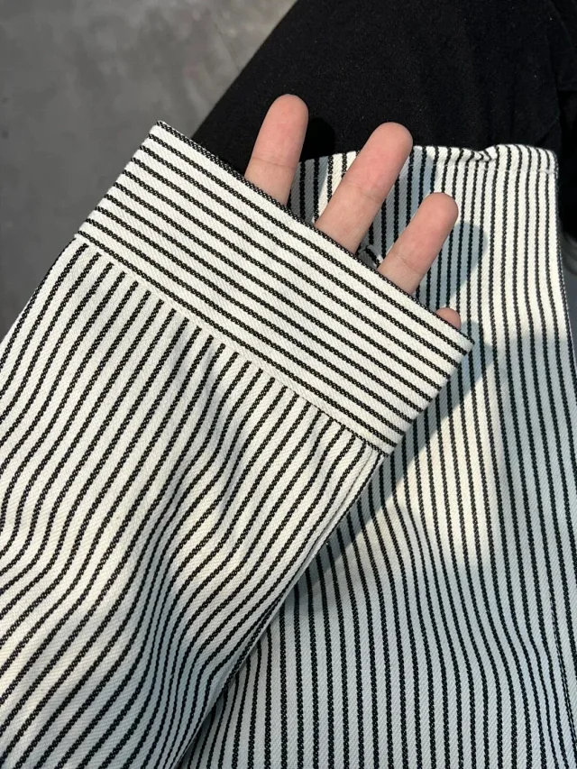Japanese Youth Style Black-White Vertical Stripe Shirt Detail