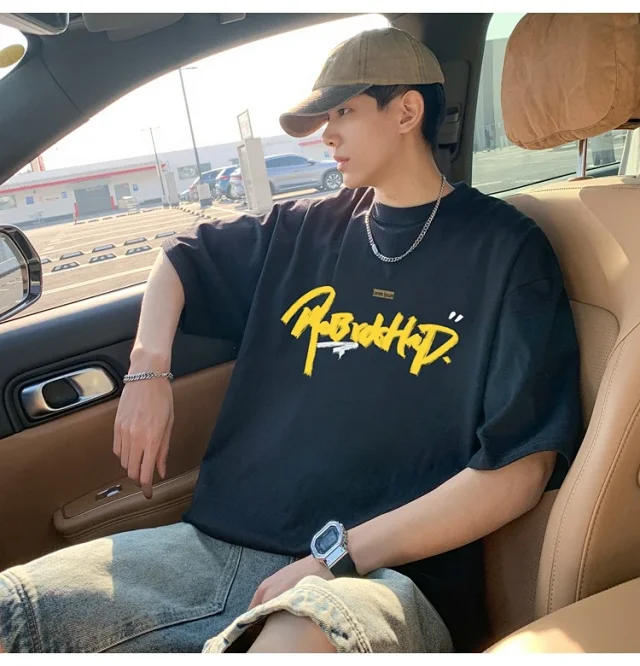 Men's Summer Graphic Oversize Cotton Tee Detail