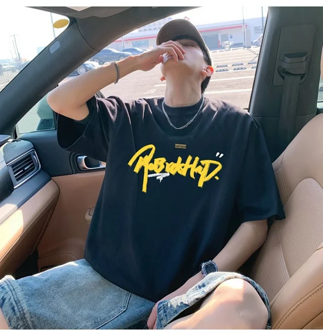 Men's Summer Graphic Oversize Cotton Tee Detail
