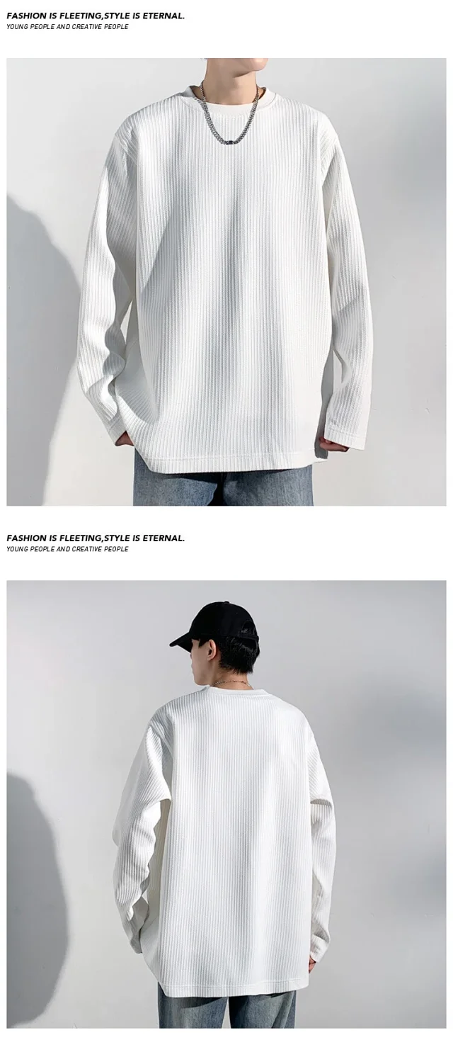 Men's Fleece-Lined Textured Long Sleeve Tee Detail