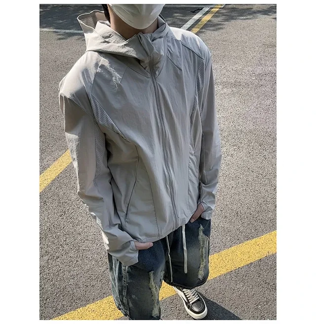 Men's Laser-Perforated Quick-Dry Hooded Jacket Detail