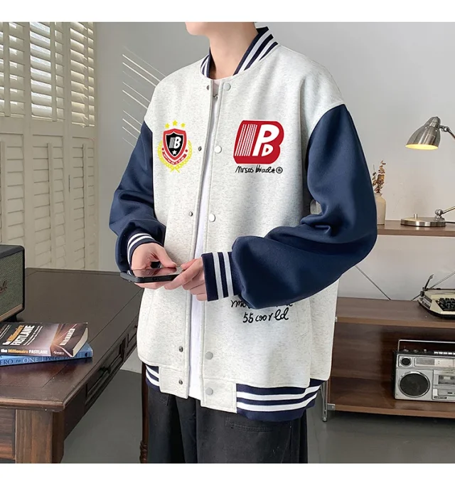 Oversize Men's Cardigan Sweater Detail